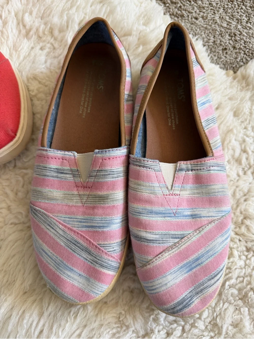 2️⃣ Toms Women's Alpargata Plus Slip-ons | W 9.5